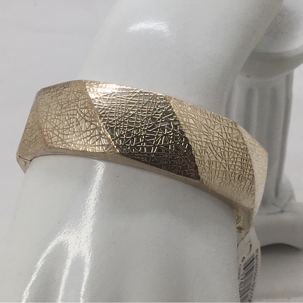 Periwinkle By Barlow, Light Textured Gold Hinged Bangle Bracelet, Nwt